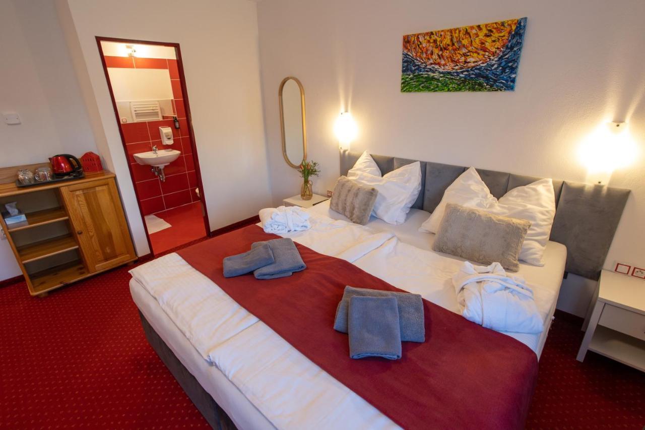 Wellness & Restaurant U Fandy Hotel Lhotka  Luaran gambar