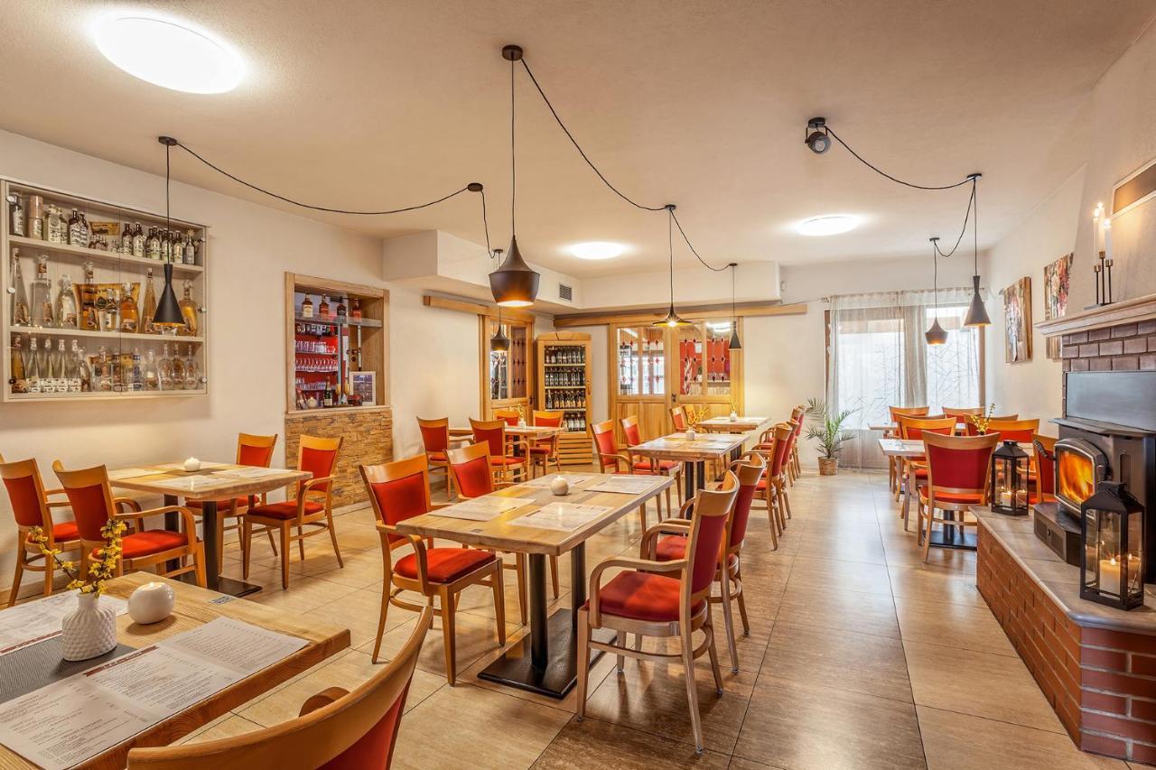 Wellness & Restaurant U Fandy Hotel Lhotka  Luaran gambar